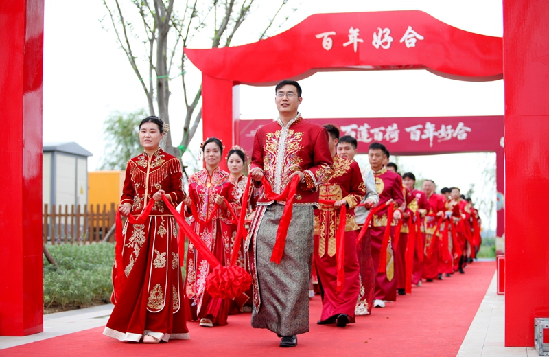 集体婚礼倡新风(3679675)-20250804100702_副本.jpg